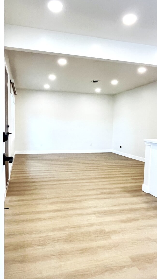 Photo - 2215 Amethyst Dr