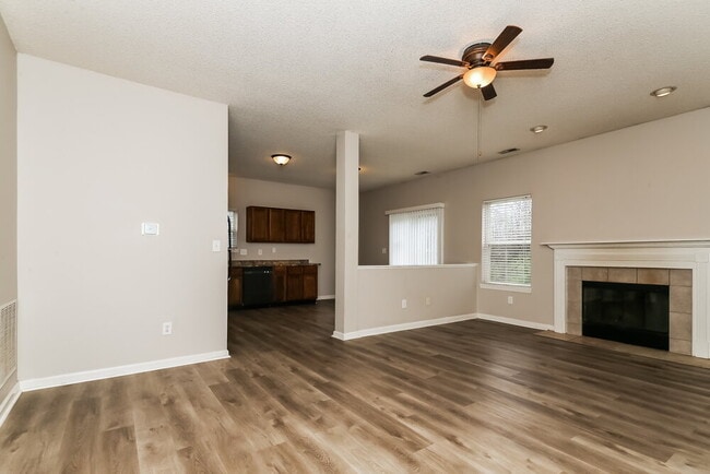 Photo - 5810 Long Lake Ln.