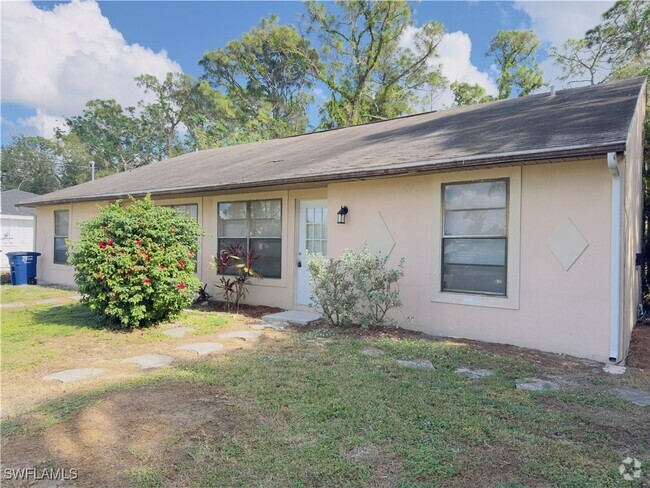 Building Photo - 19143 Tangerine Rd Rental