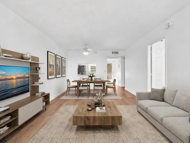 Photo - 9470 Poinciana Pl Unit 303