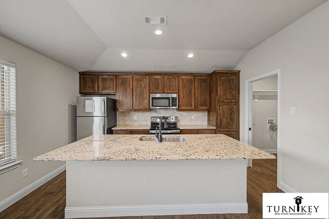Building Photo - 1324-1328 White Sand Dr Unit 1324