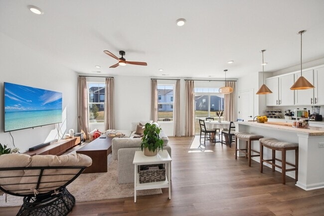 Photo - 714 Alberta Ave