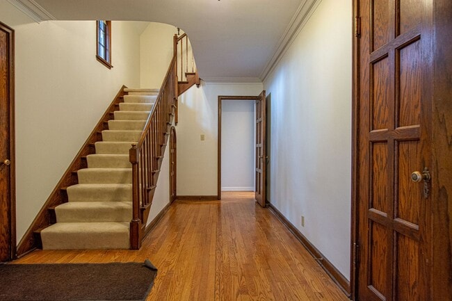 Photo - Gorgeous 5 Bedroom / 4.5 Bath Home located right off Happy Hollow Blvd!