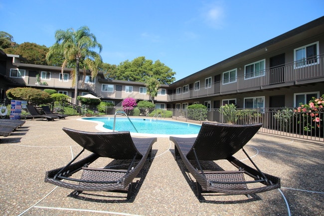 Marin Royal Apartments For Rent In Corte Madera Ca Forrent Photo Marin Royal Apartments