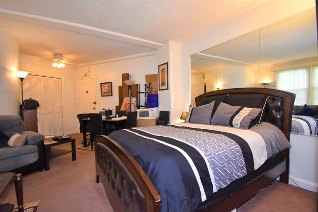 Photo - Quaint Studio Apartment in Cathedral Heights!