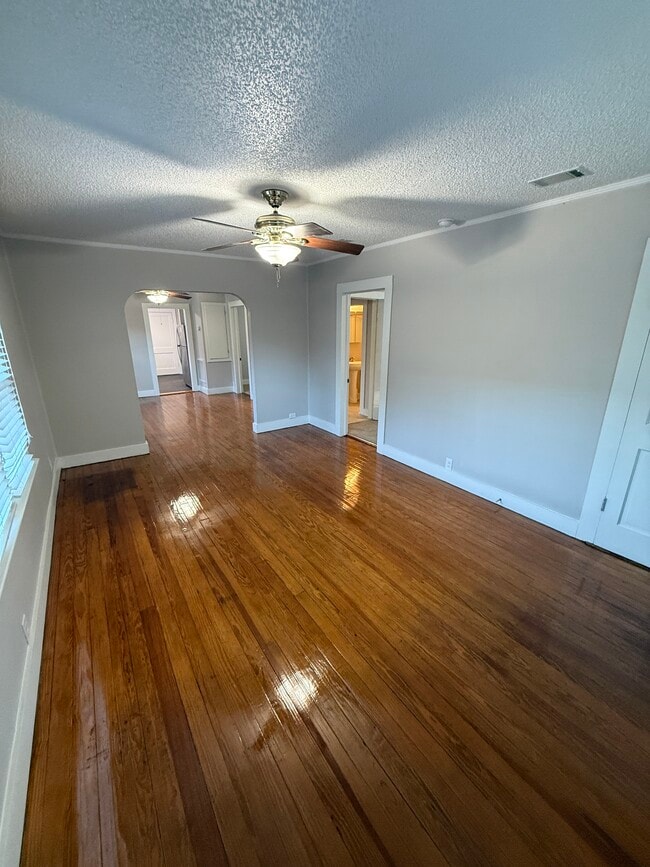 Photo - 2308 Albany St