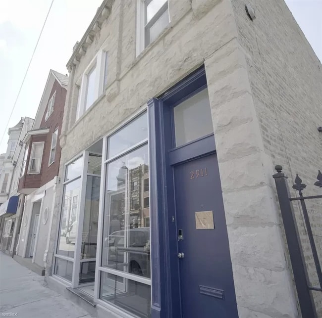 Photo - 2911 W Belmont Ave