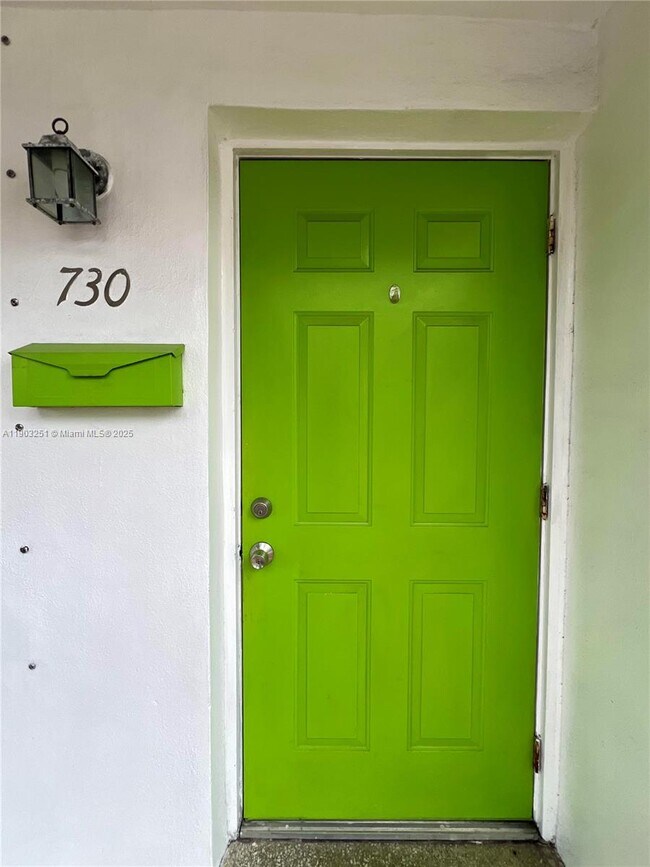 Photo - 730 NW 1st Ct Unidad 1-2