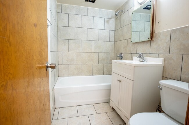 Photo - 575 Ellice Ave Unit 7