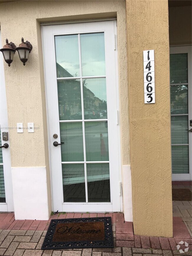 Building Photo - 14663 SW 9th St Rental