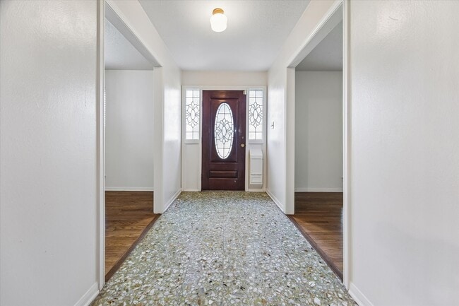 Photo - 3232 Parkwood Dr