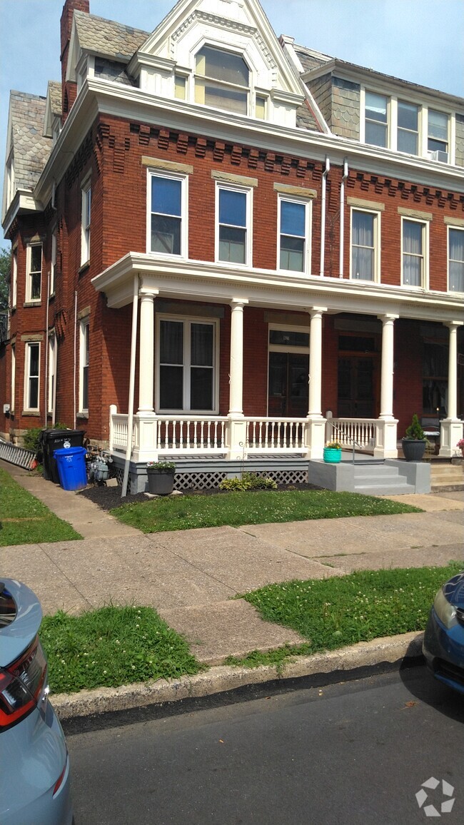 Building Photo - 1627 N 2nd St Unit 1627 N. 2nd St. Rental