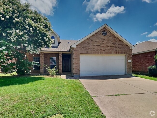 Building Photo - Cozy Home in Summer Creek Ranch! This is a...