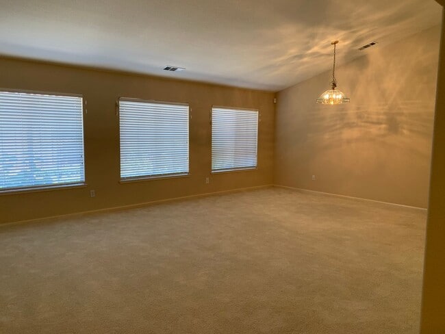 4518 Avondale Cir