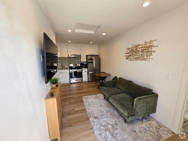 Building Photo - 14927 1/2 Titus St Rental