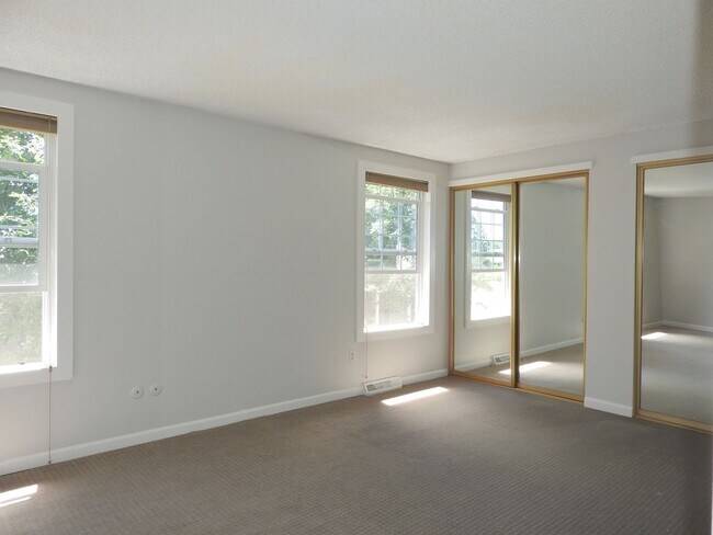 Photo - 8752 E Amherst Dr
