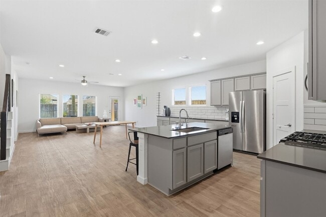 Photo - 14280 Big Bnd Dr