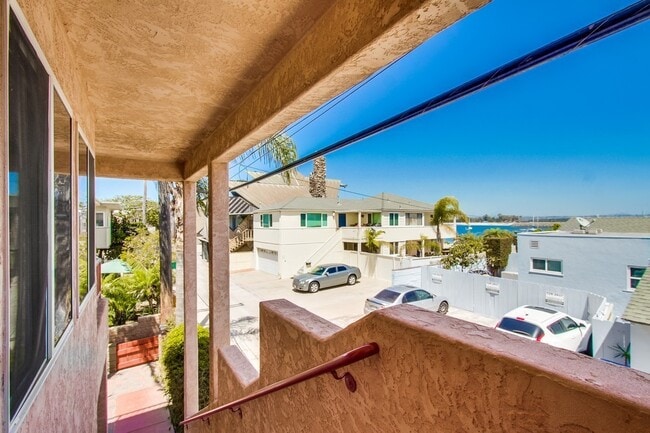 Building Photo - South Mission Beach | Fully Furnished 3BR/3BA Condo | Utilities Included | Available 9/1/26–5/5/27 Unit Mission Bay Retreat