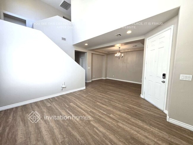 Photo - 5492 Oatfield St