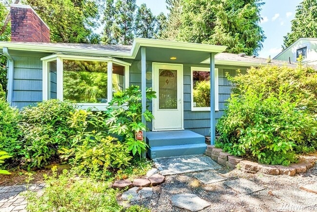 Building Photo - 1107 NE 155th St