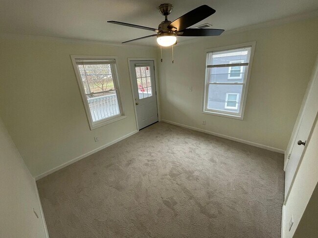 Photo - 401 Angier Ave NE