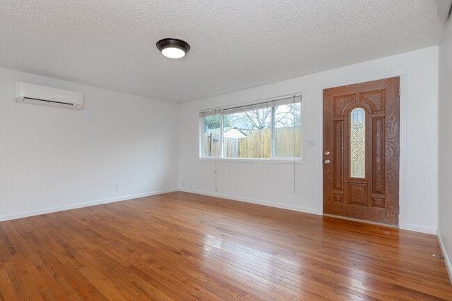 Photo - 5930-5940 NE 60th Ave Unidad 5936