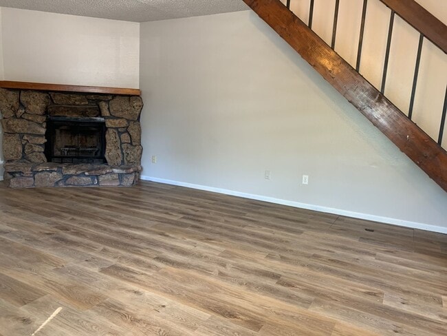 Photo - 1925 Ross Ct Unidad Apt A