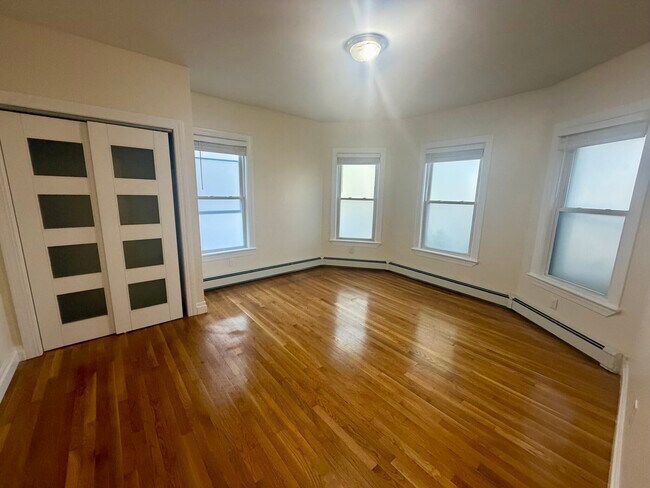 19 Banks St Unit 1