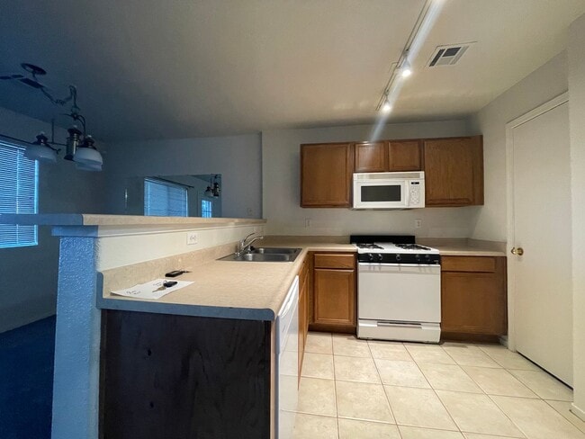 Photo - Great Sparks Townhouse!