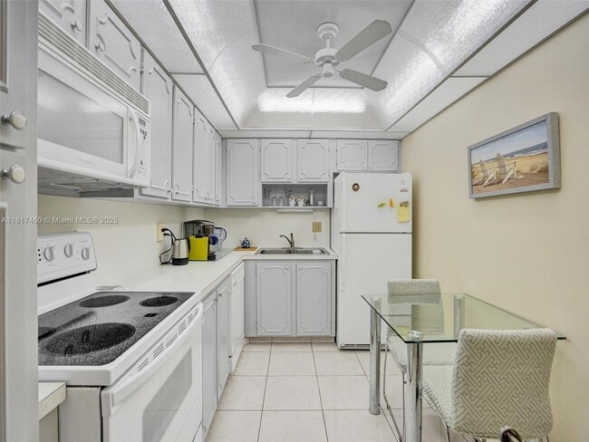 Building Photo - 3113 S Ocean Dr Unit 603 Rental