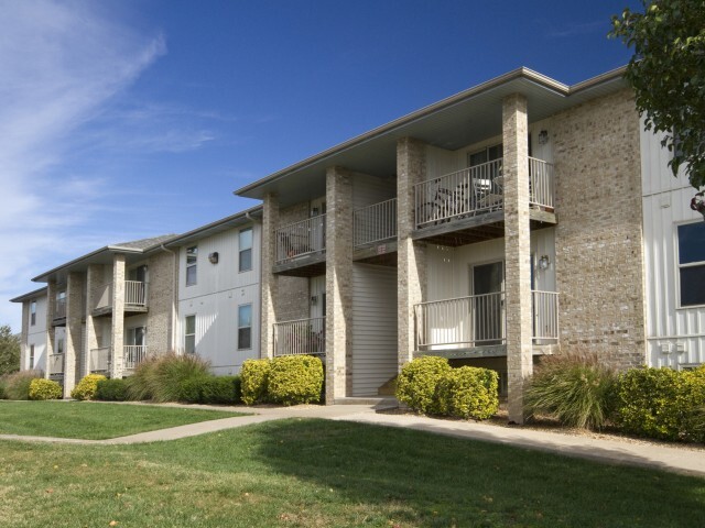 Lakewood Village - Lakewood Village Apartments