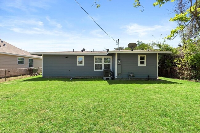 Photo - 226 Hyta St