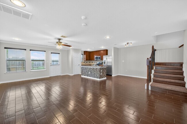 Photo - 6115 Shadow Isle Ln