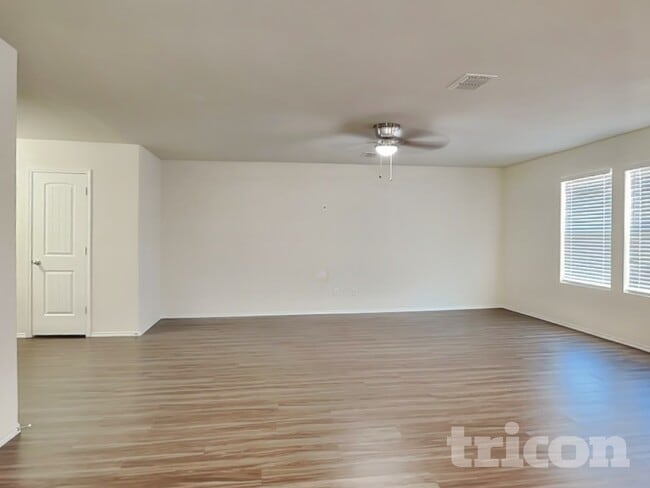 Photo - 5632 McClelland St