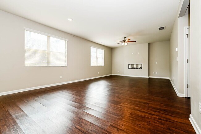 Photo - 532 Overo Dr