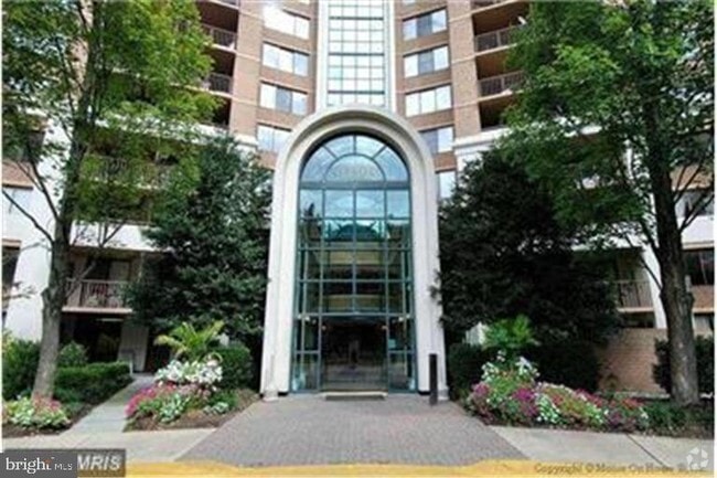 Building Photo - 10101 Grosvenor Pl Unit L08 Rental