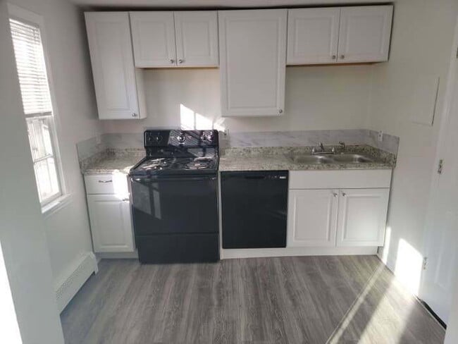 Photo - 536 Main St Unit 536 main st #4 Falmouth ma