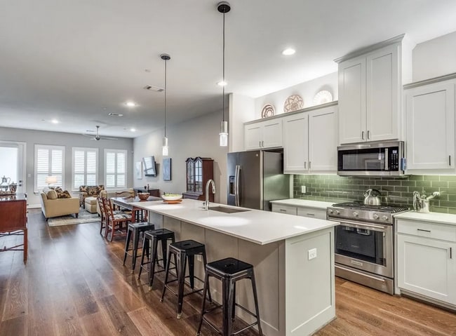 Photo - 5015 Meridian Ln Unit ID694144