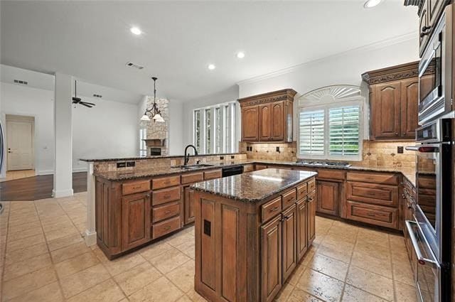 Photo - 959 Roxbury Way