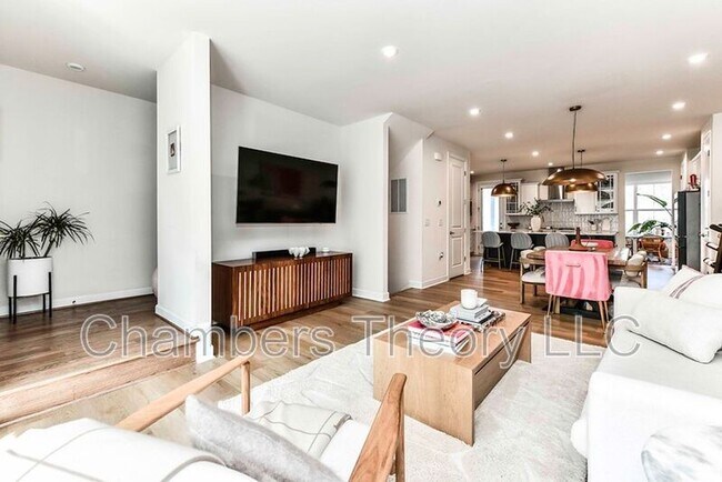 Photo - 3805 Rainier Dr