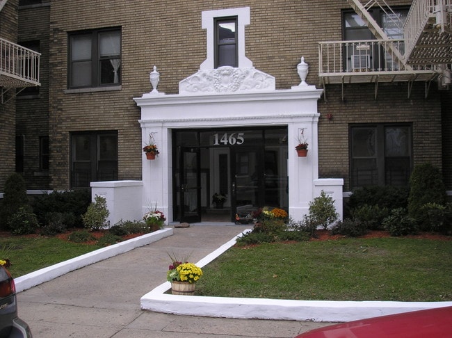 Bermudez Apartments