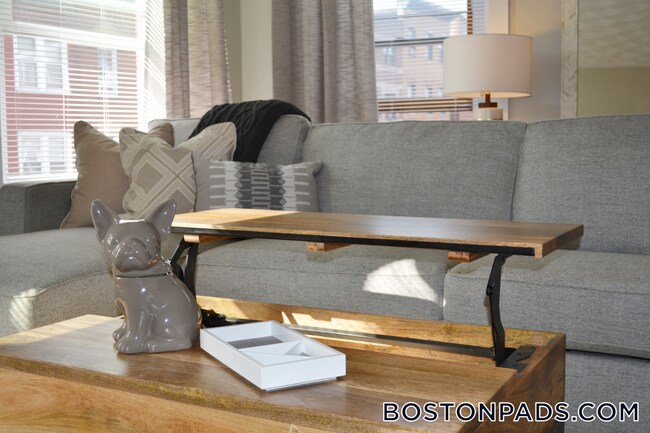 Photo - 435 Hanover St Unidad 3B