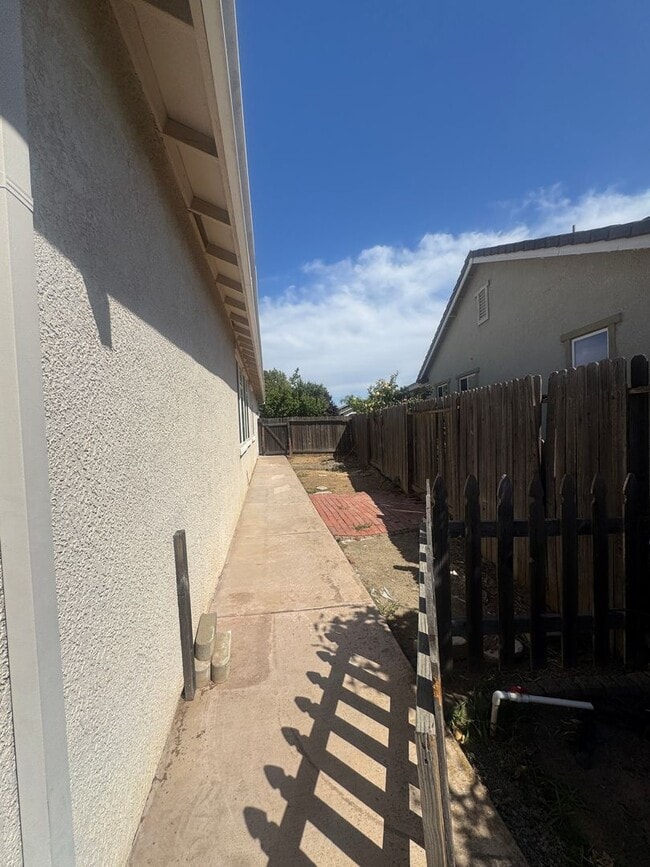Photo - Charming 3 Bedroom, 2 Bathroom Home Elk Grove