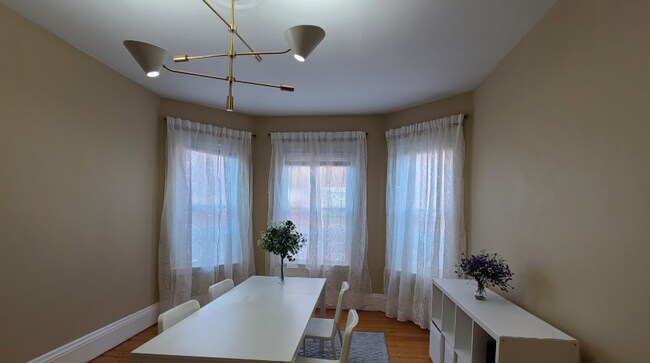 Photo - 49 Temple St Unit 1