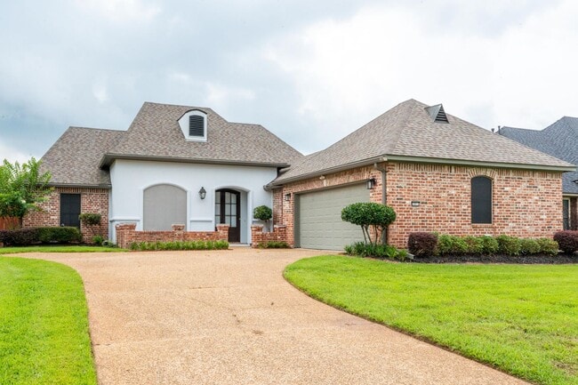 Building Photo - Freshly Updated 4-Bedroom Home in Norris Ferry Landing