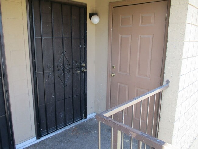 2933 E Elm Ave Unit 2933 Elm Ave #4