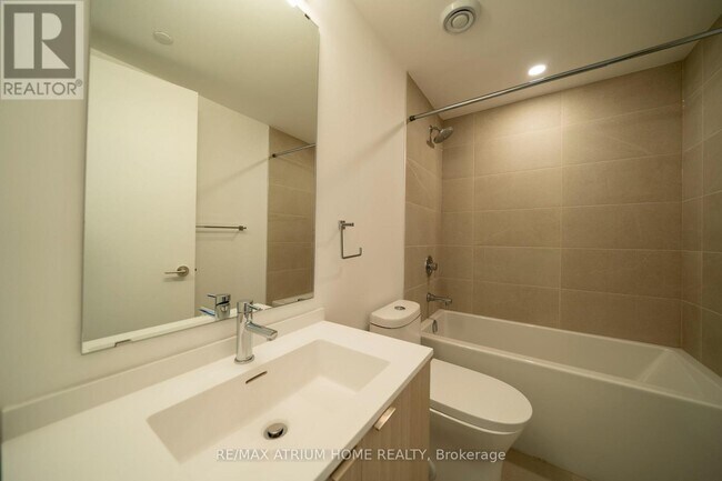 Photo - 100 Queen St E Unit 3707