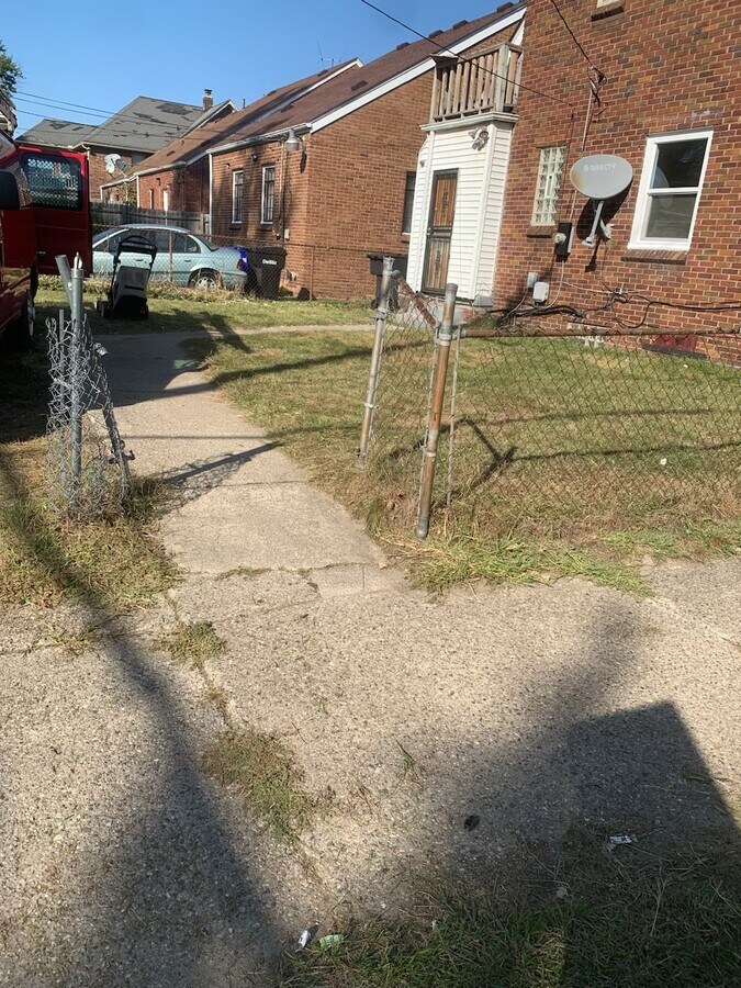 Photo - 16803 Mendota St