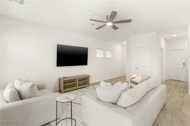 Photo - 4718 Arctic Clfs Ave