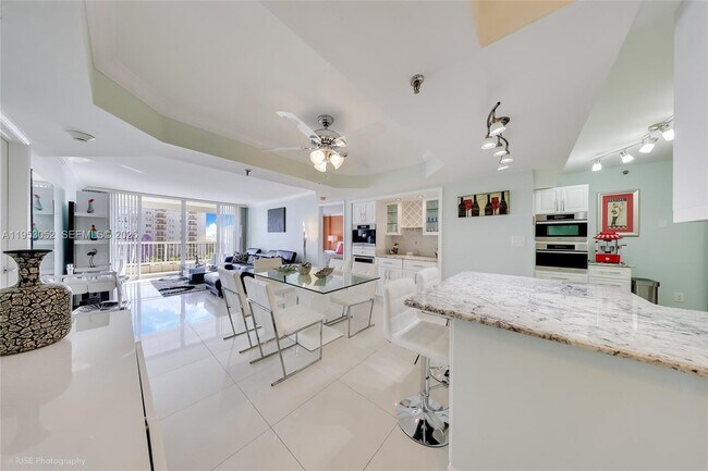 Building Photo - 9341 Collins Ave Unit 503
